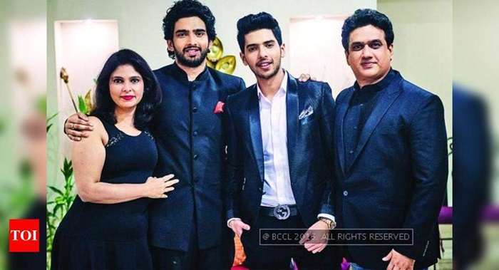 Armaan Malik Family
