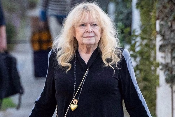 Sally Struthers Net Worth: Age, Height, Weight, Wiki, Biography, Family, And More